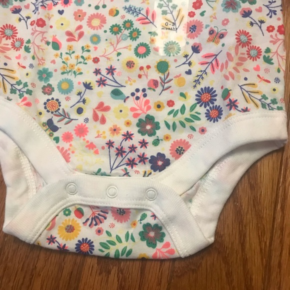 GAP Baby Print Flutter Bodysuit ivory frost floral - Picture 3 of 8